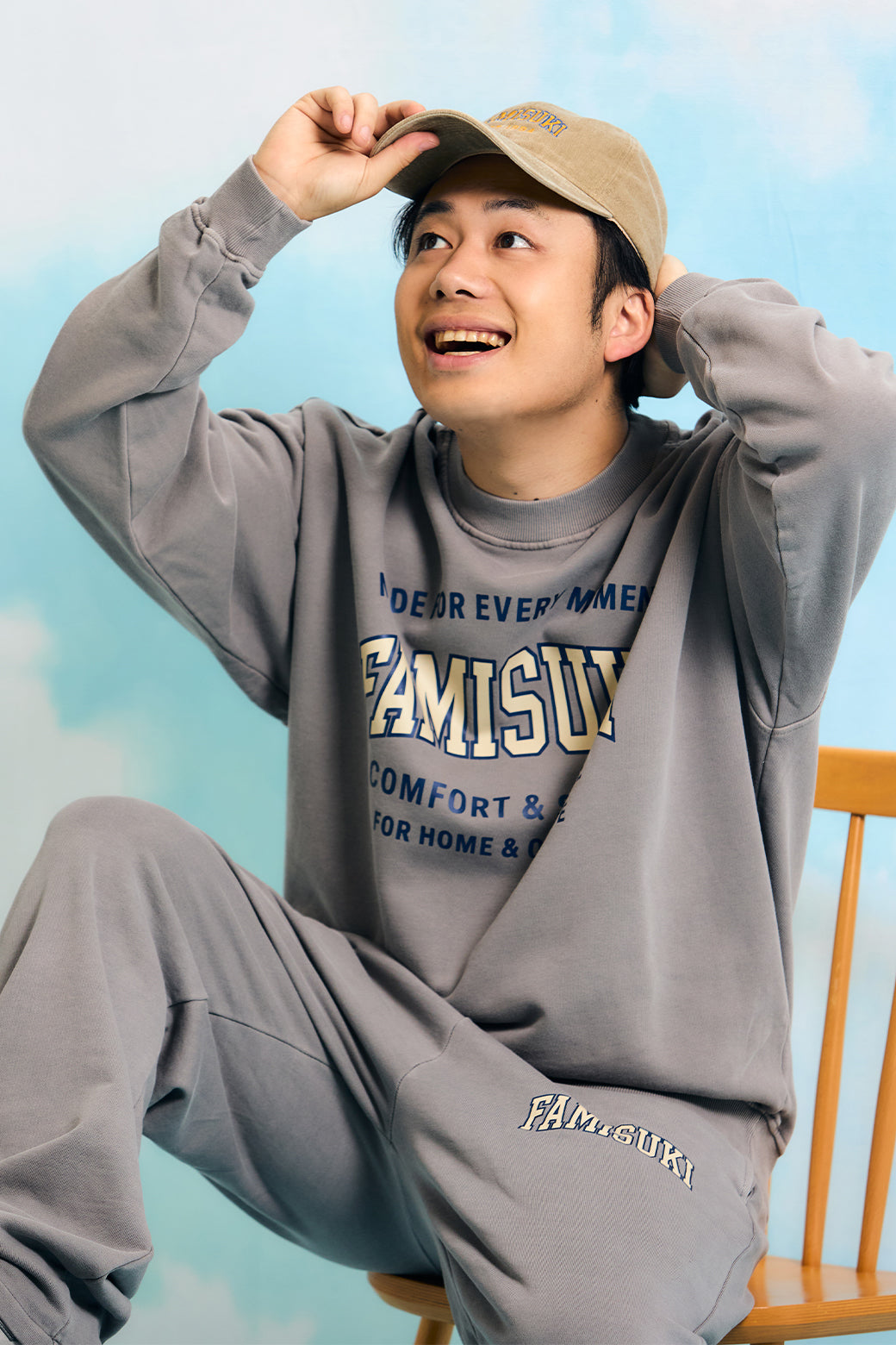 FADE COLLEGE LOGO TOPS