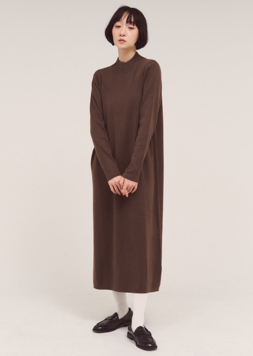 スタンドネックロングワンピース