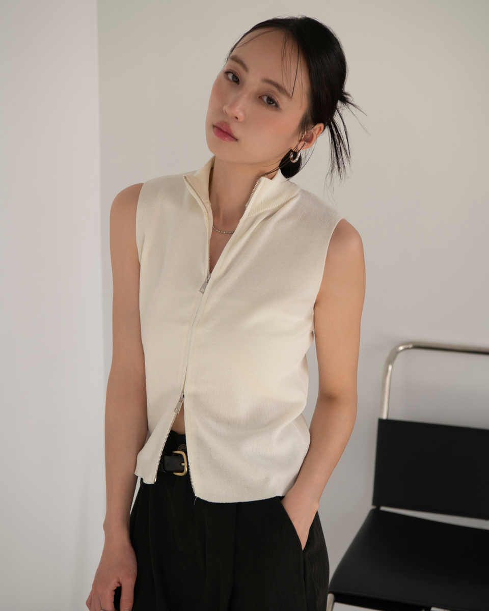 OMMO ノースリーブ　トップス　新品　未使用　フリーサイズ 3ea0989469c0cfa273653c078e98ff