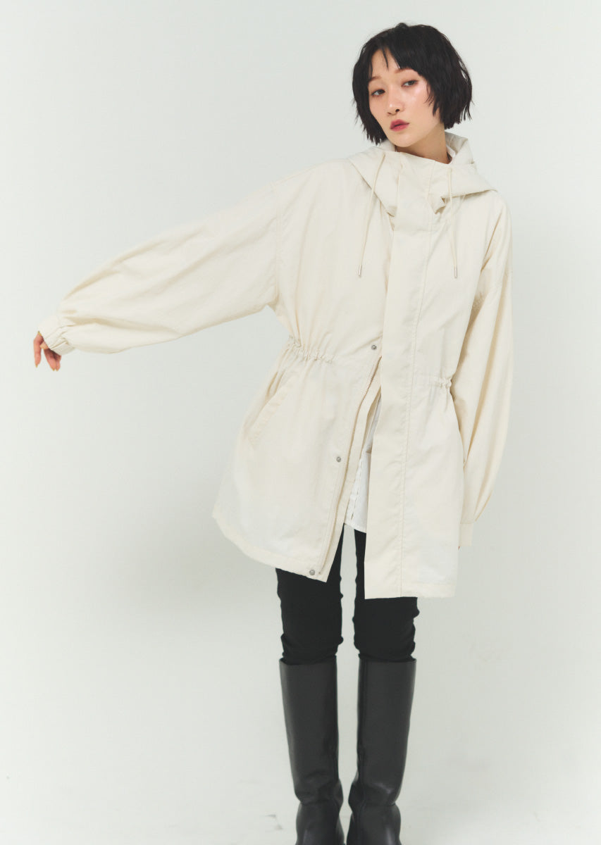 ナイロンミディマウンテンパーカー