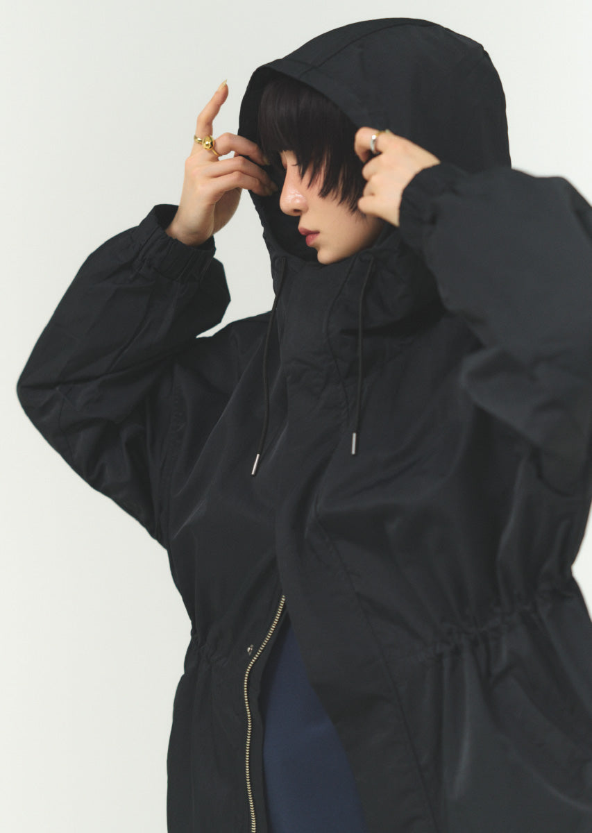 ナイロンミディマウンテンパーカー