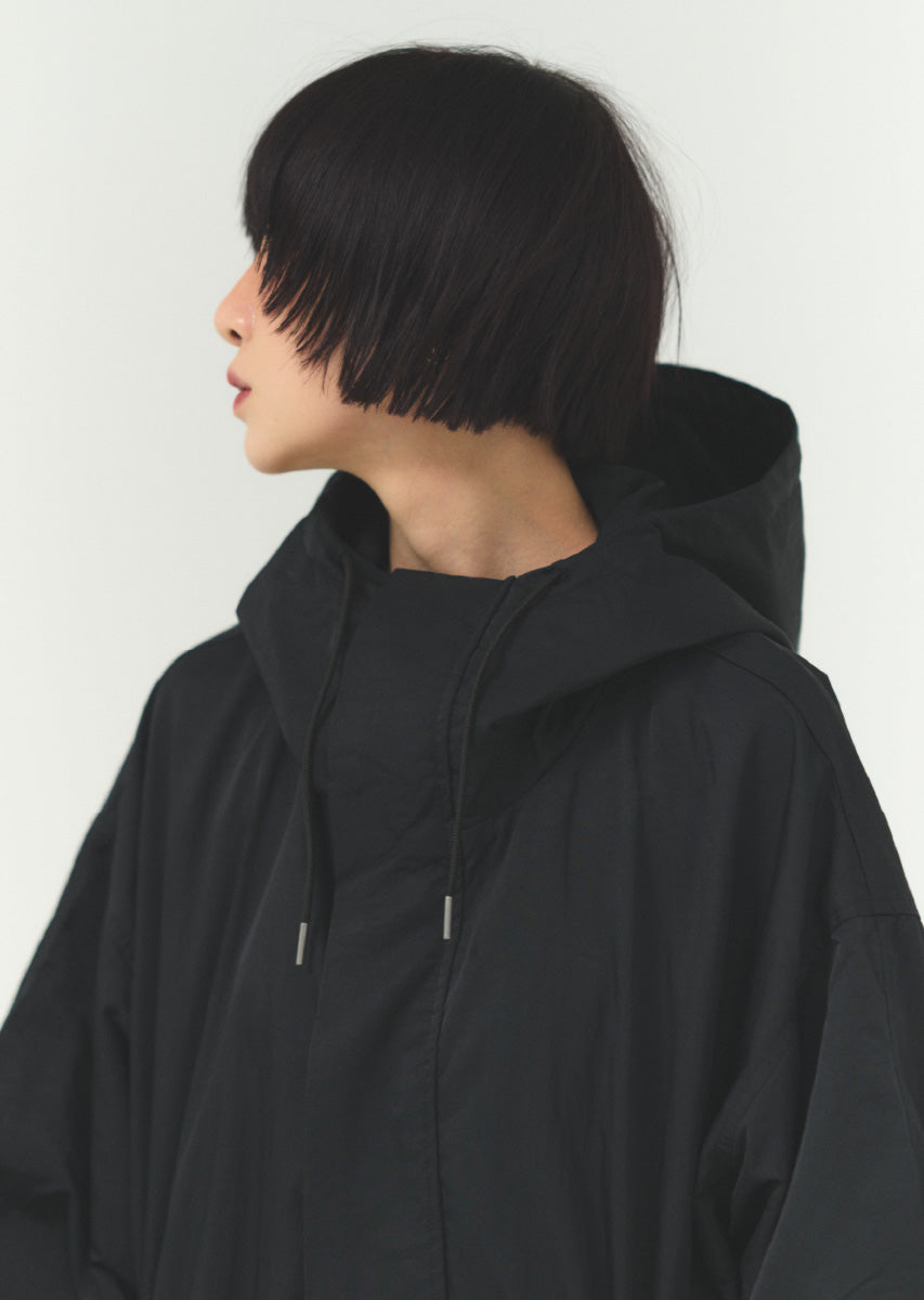 ナイロンミディマウンテンパーカー