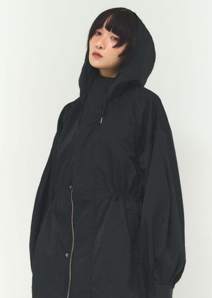 ナイロンミディマウンテンパーカー