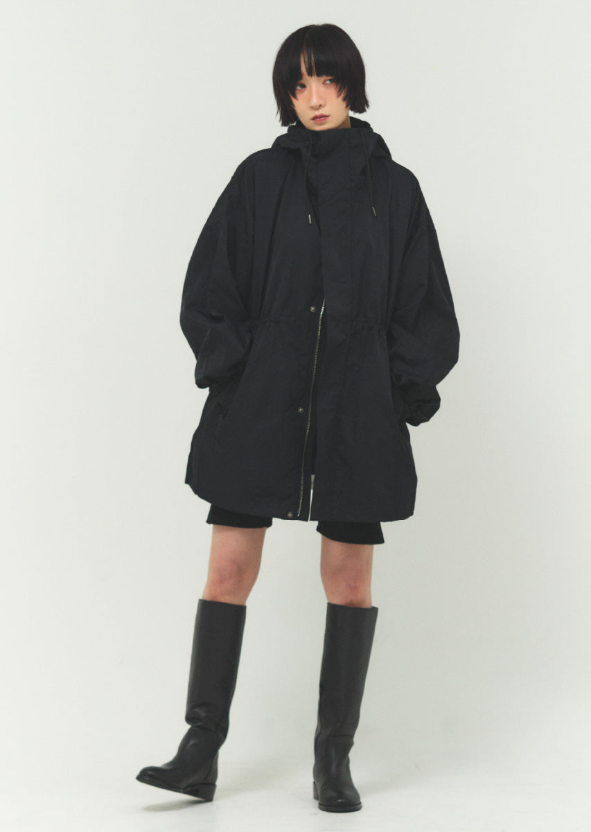 ナイロンミディマウンテンパーカー