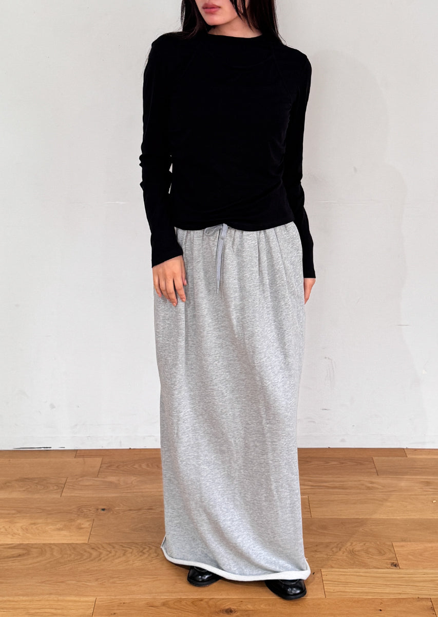 ホルターネックトップス