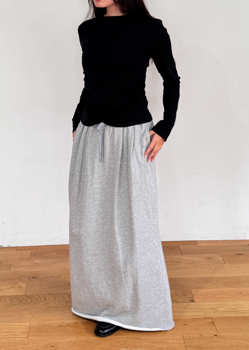 ホルターネックトップス