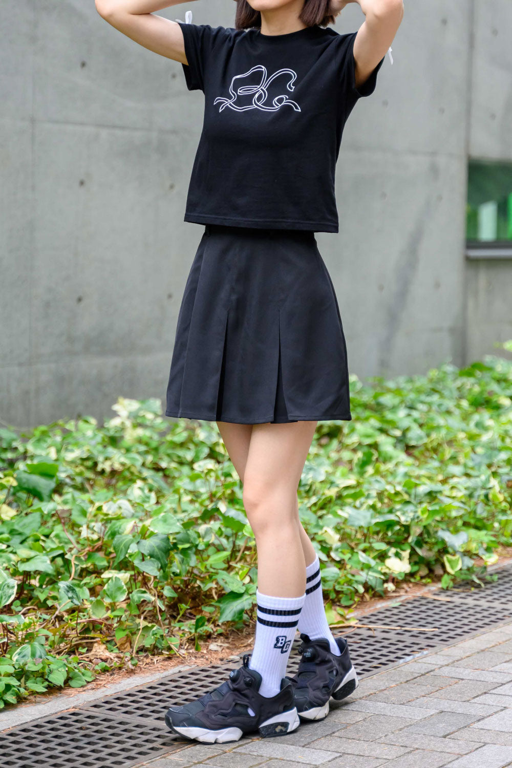 RIBBON LOGO TEE