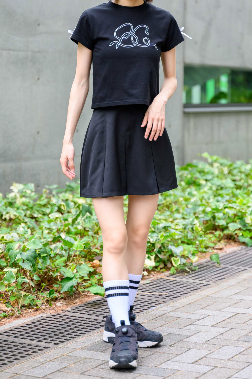 RIBBON LOGO TEE