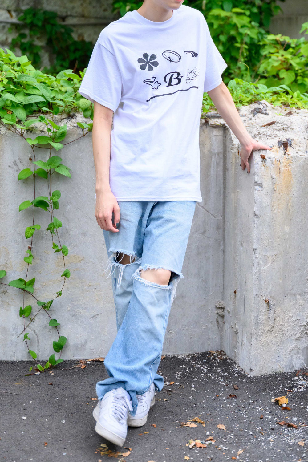 MOTIF TEE