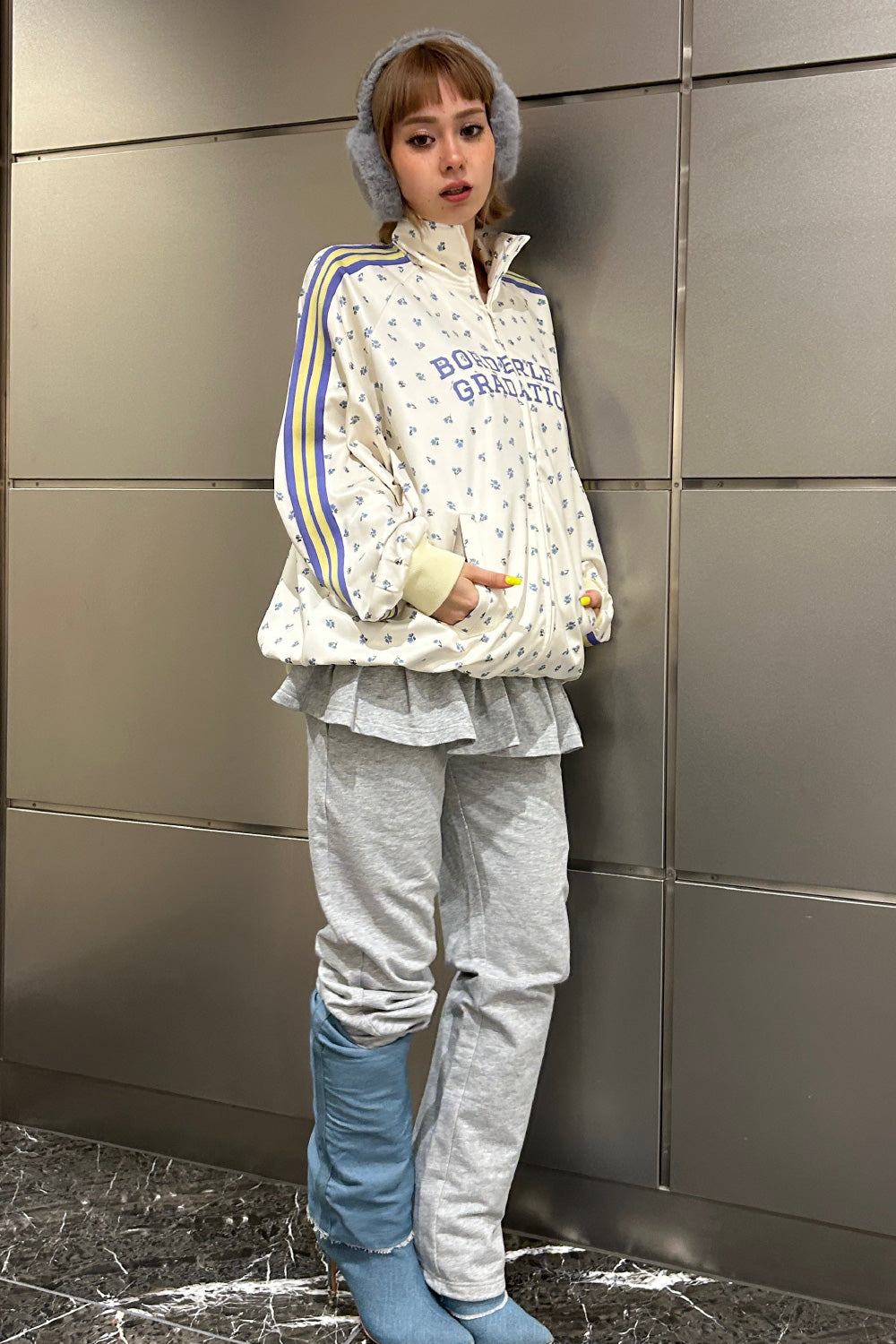 BORDERLESS GRADATION TRACK JACKET