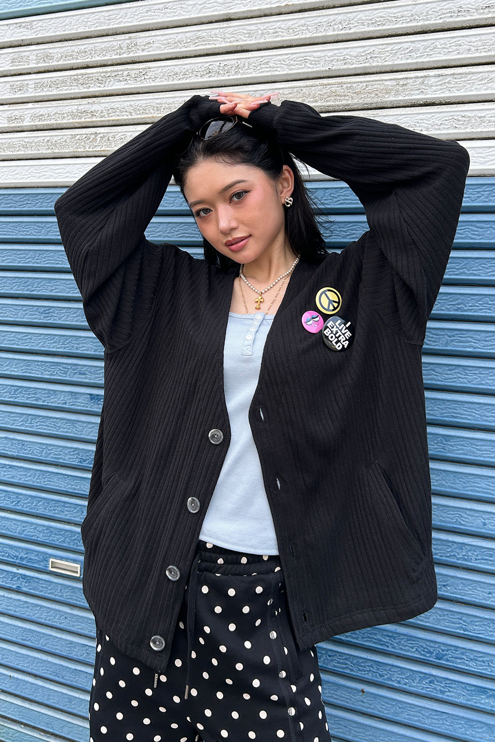 BUTTON BADGE CARDIGAN