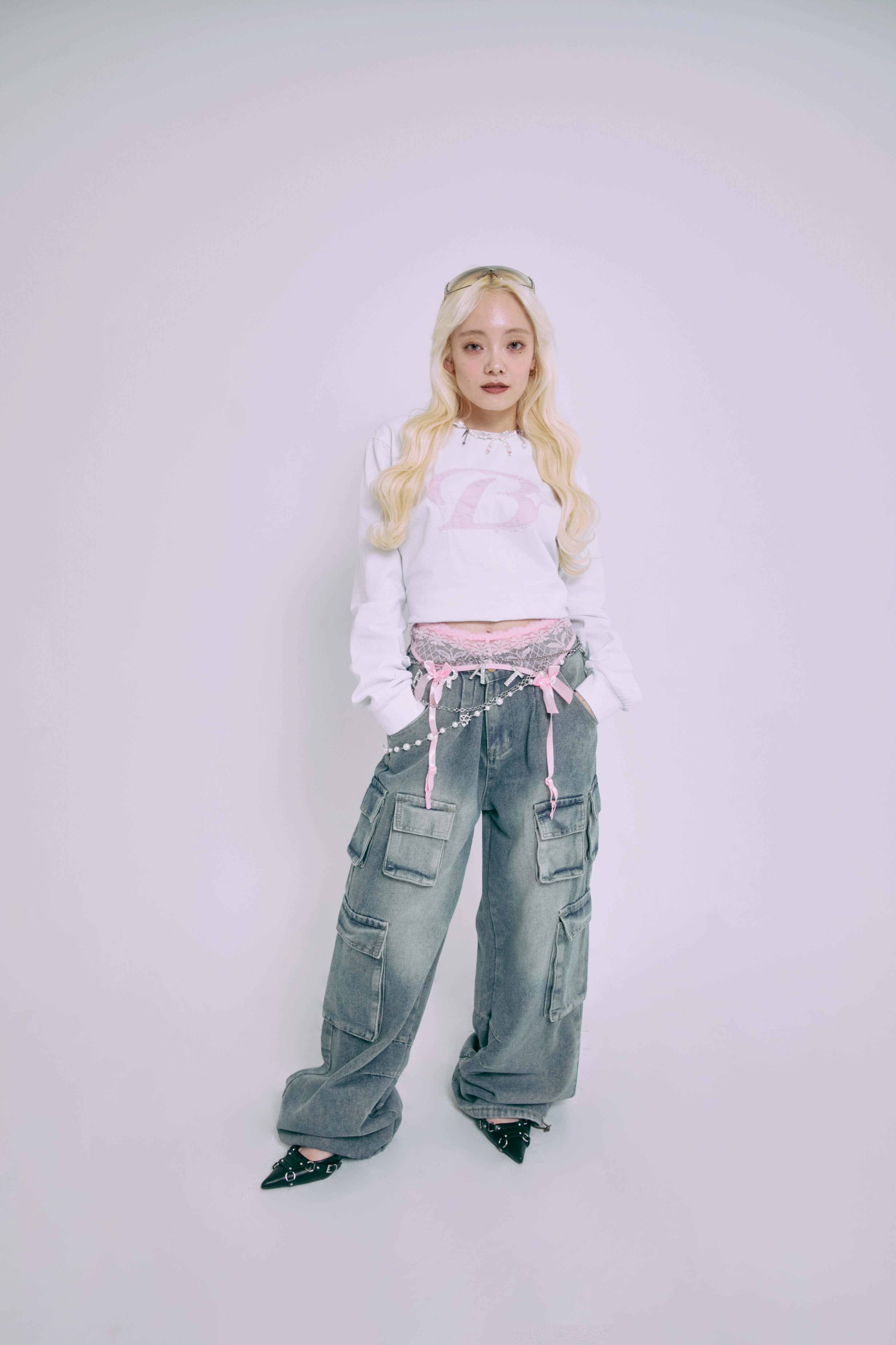 B ICON EMBROIDERED PATCH PULLOVER