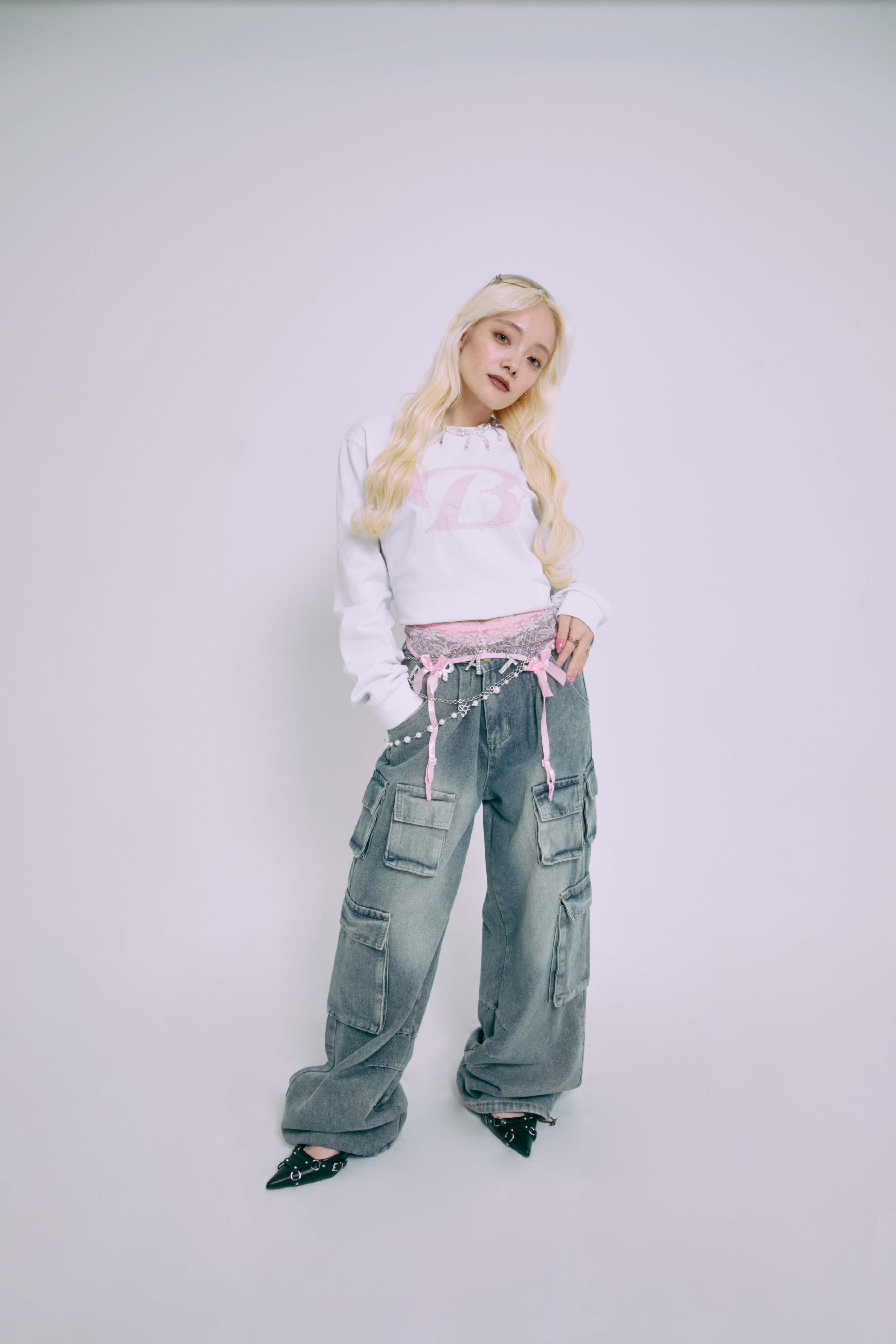B ICON EMBROIDERED PATCH PULLOVER
