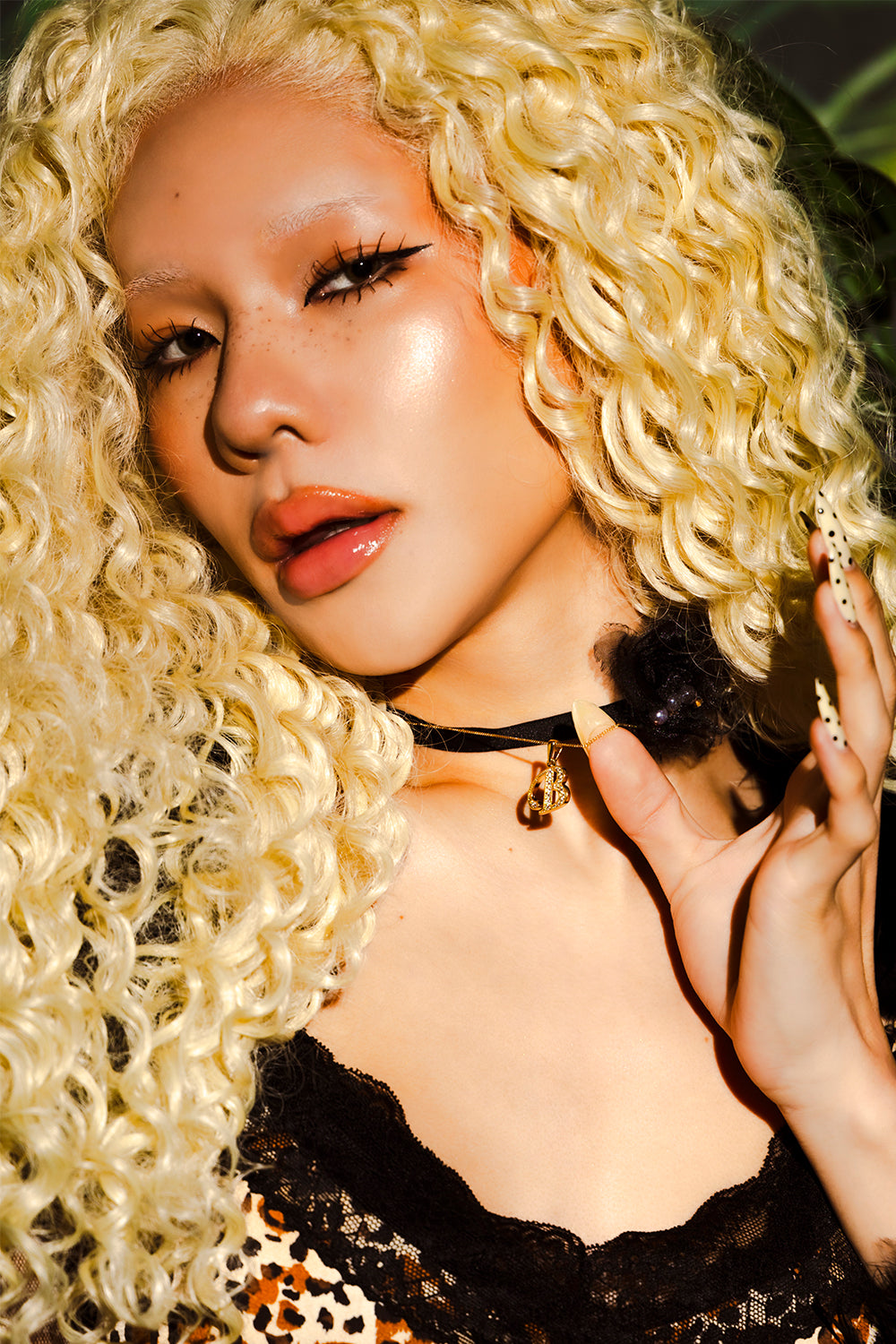 B ICON NECKLACE