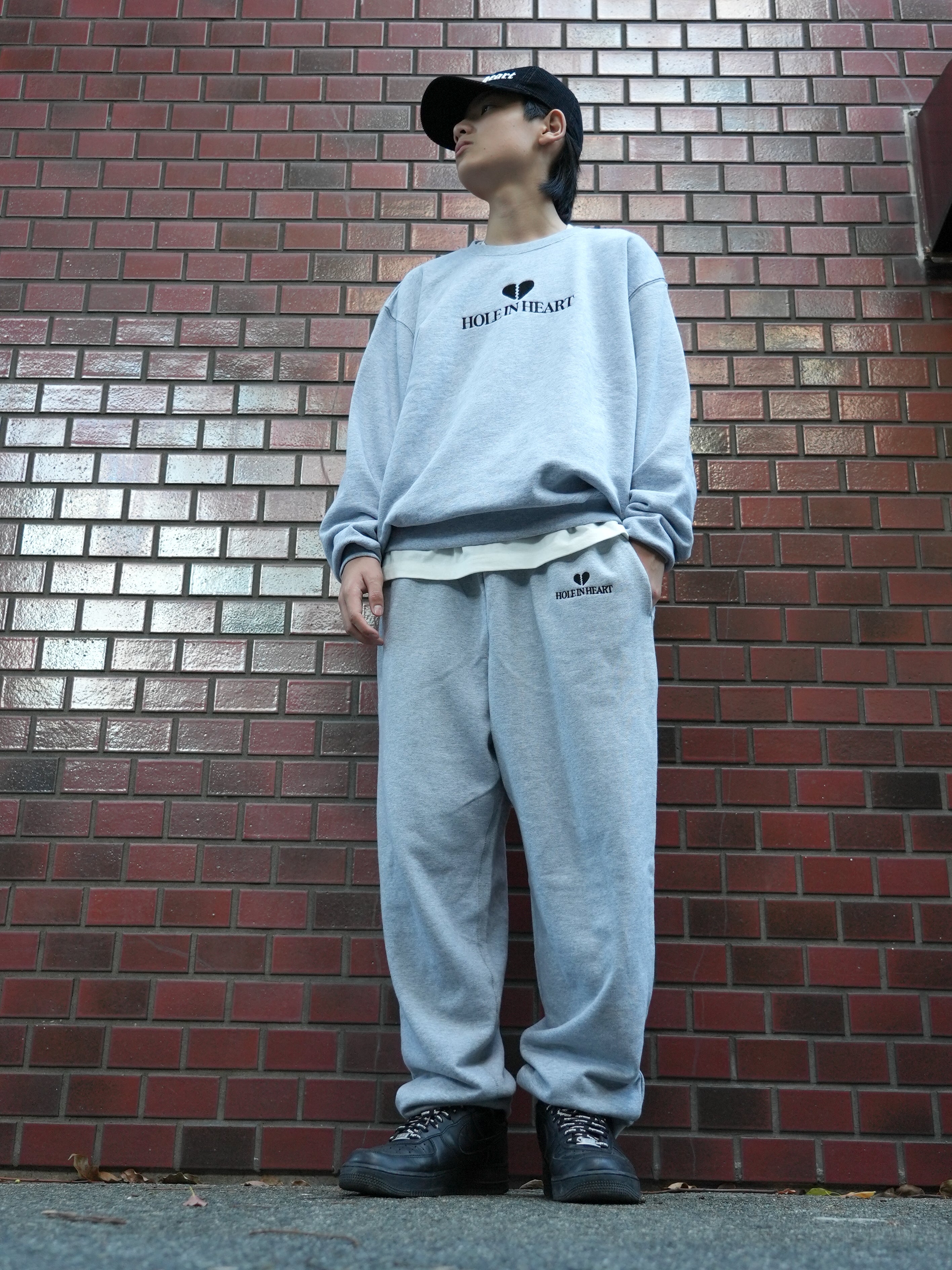 HOLE IN HEART SIMPLE LOGO PANTS