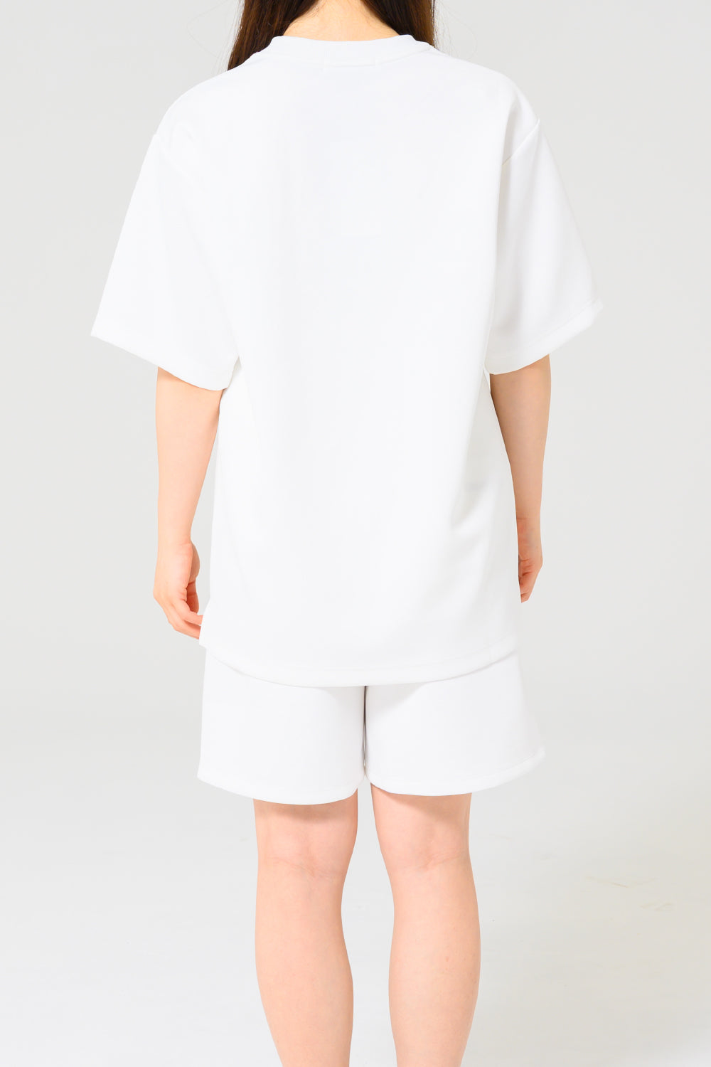 BASIC CREW NECK TEE