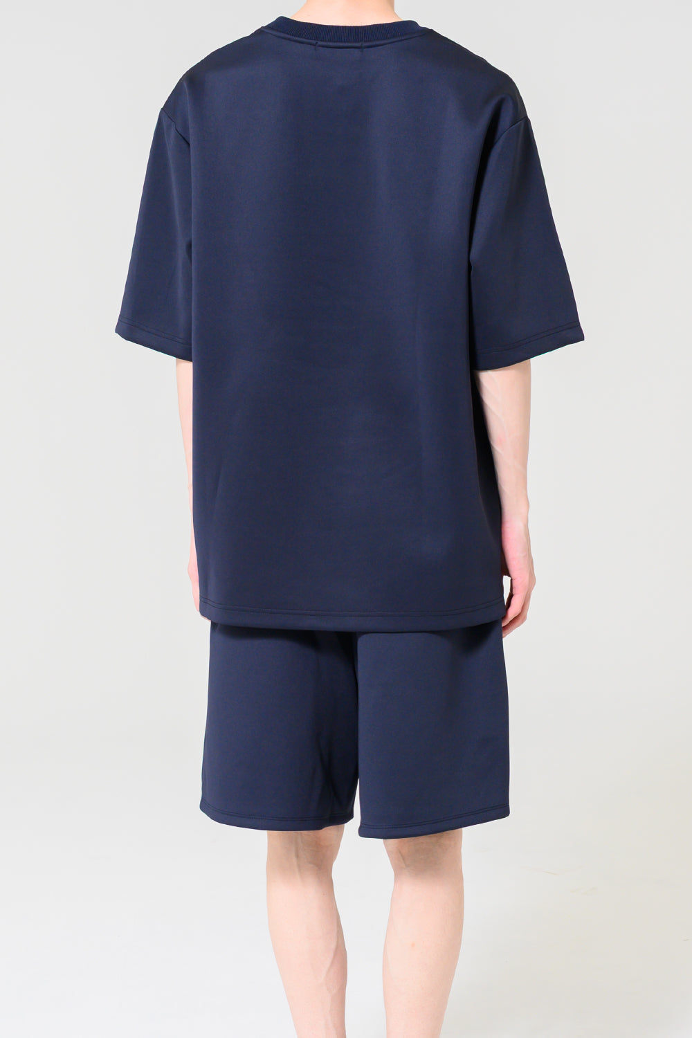 BASIC CREW NECK TEE