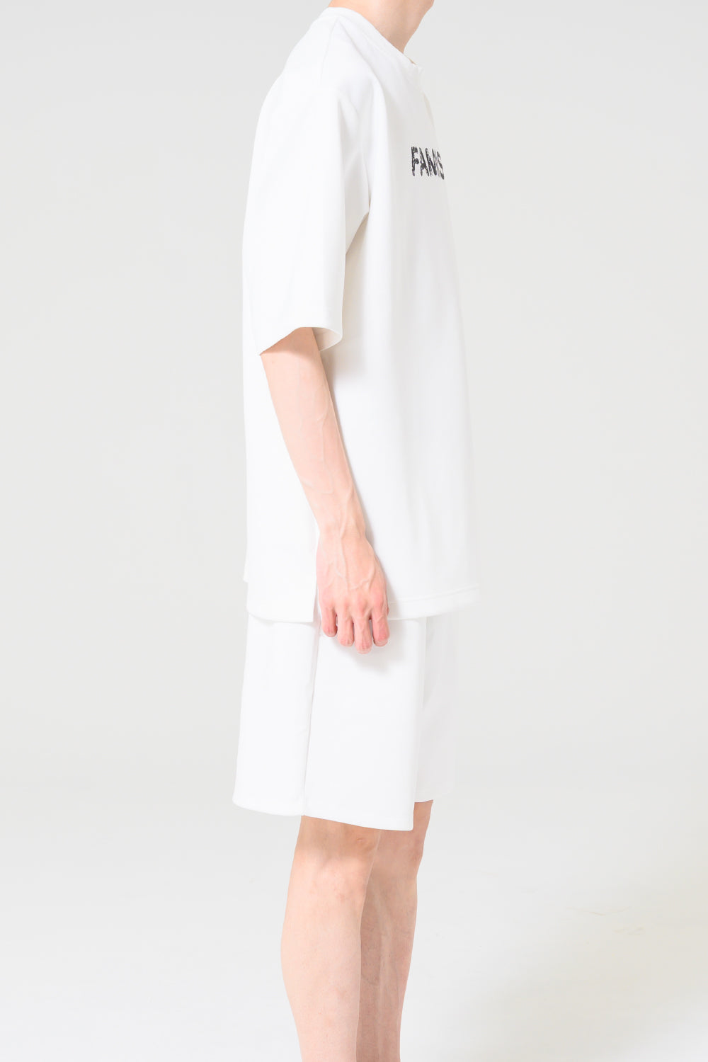 BASIC CREW NECK TEE