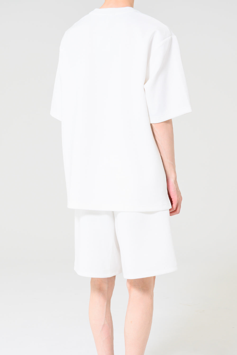 BASIC CREW NECK TEE
