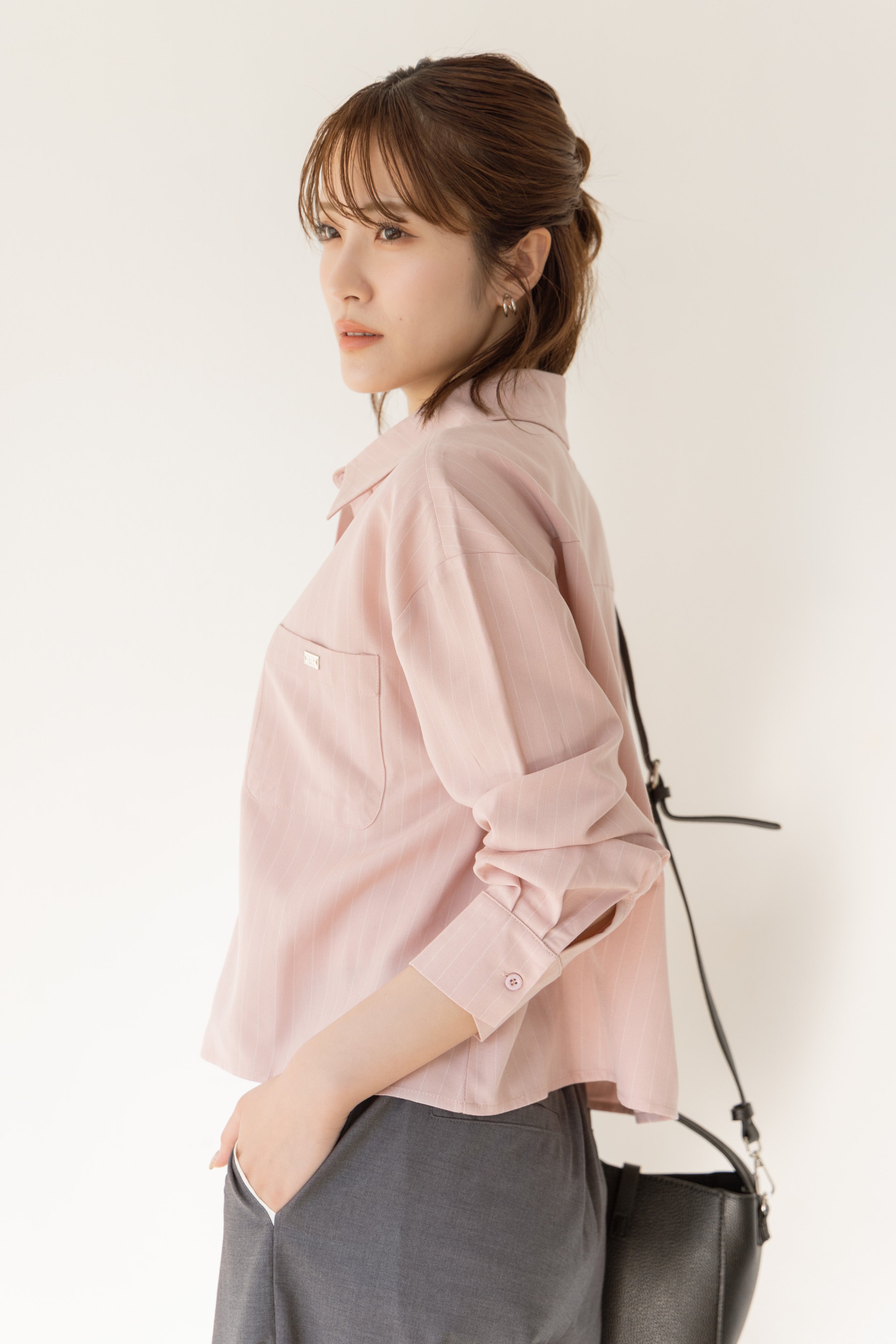 クロップドシャツ