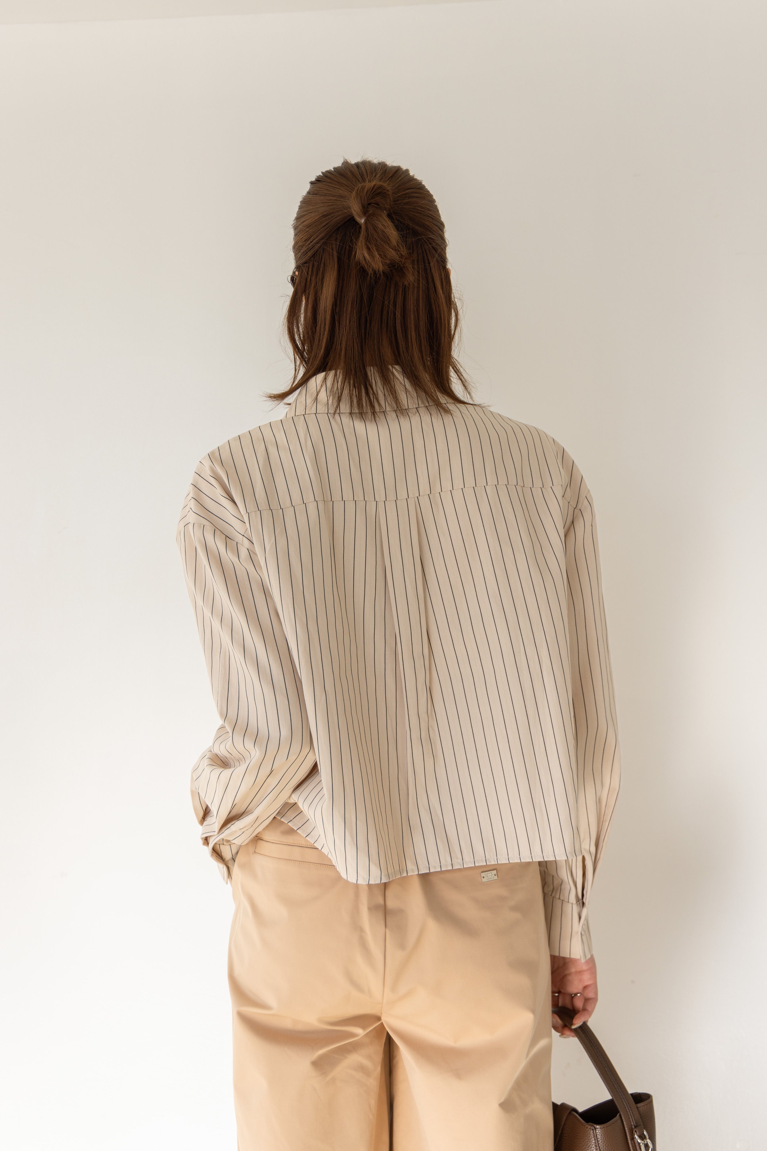 クロップドシャツ