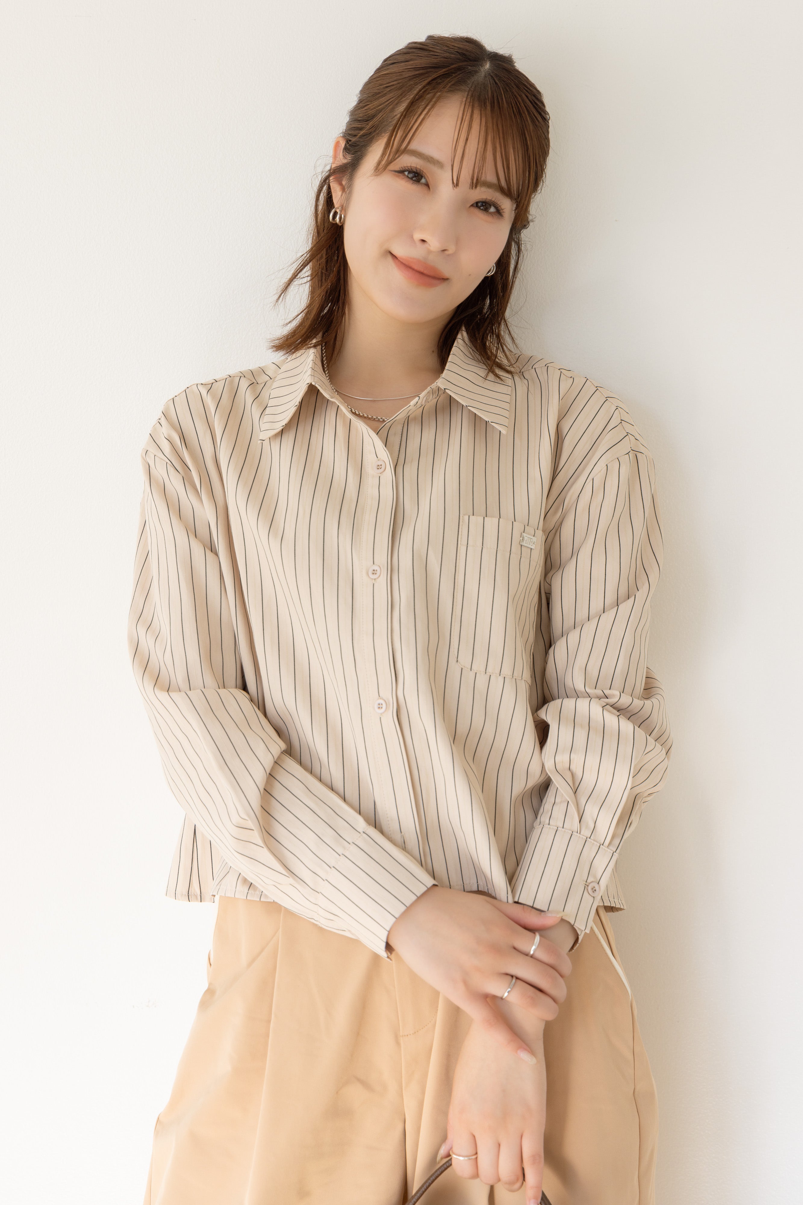 クロップドシャツ