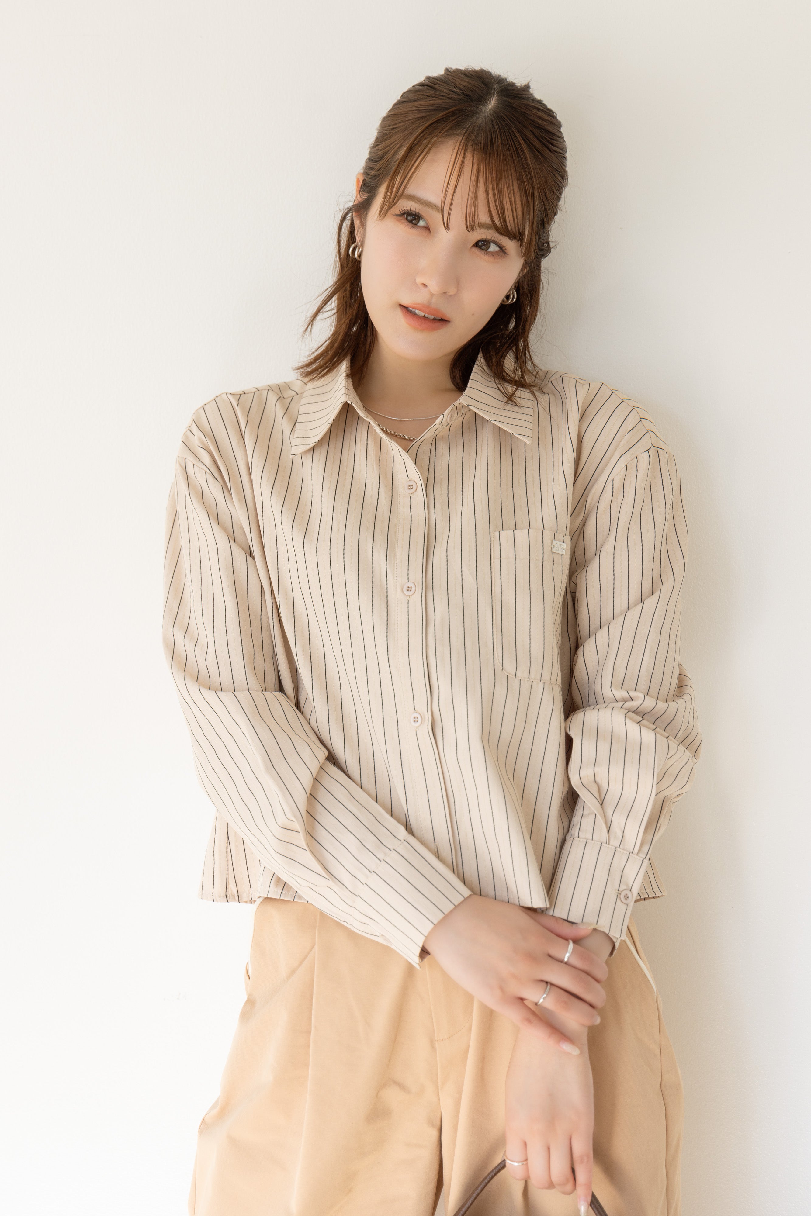 クロップドシャツ