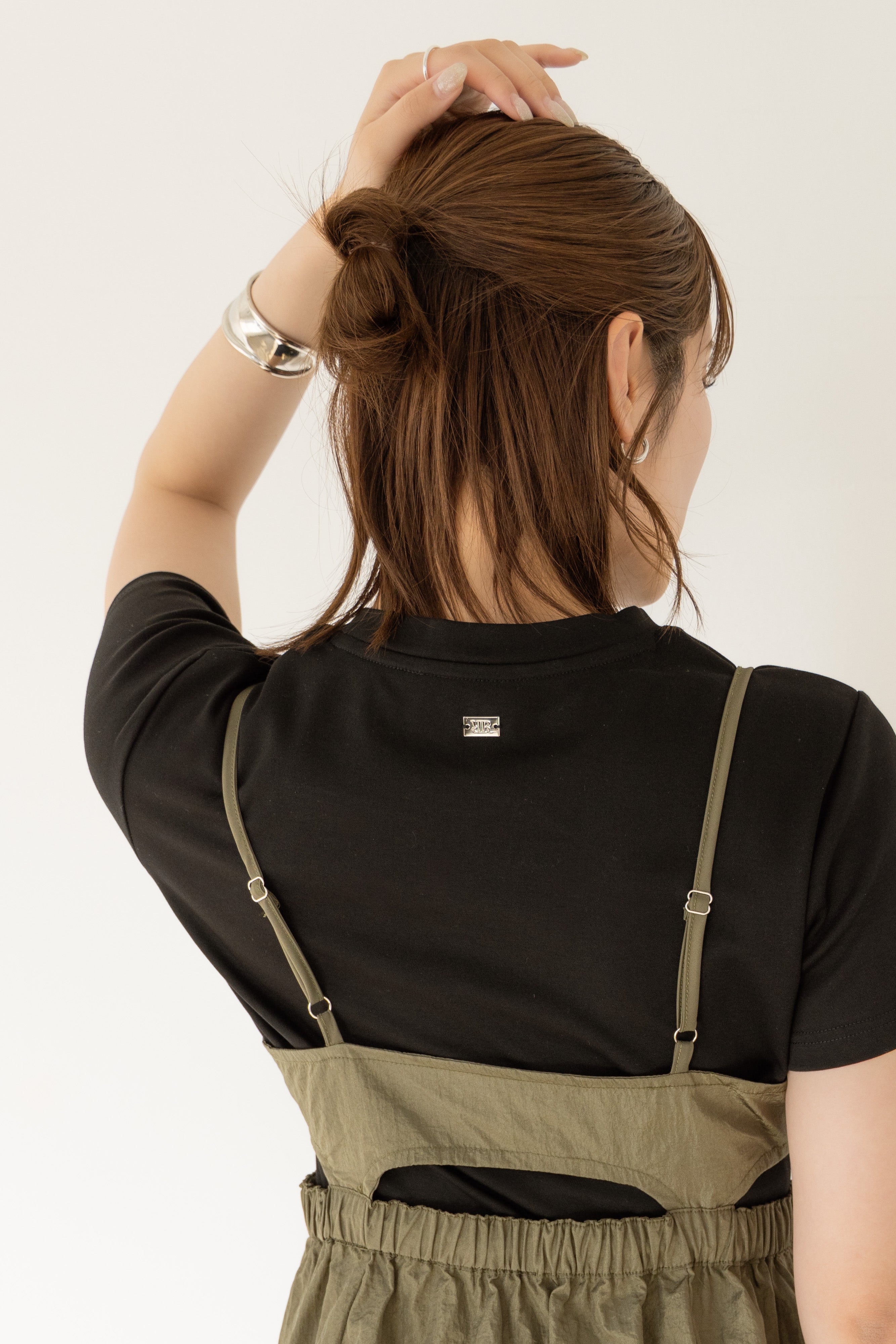 RNワンポイント刺繍クロップドＴシャツ