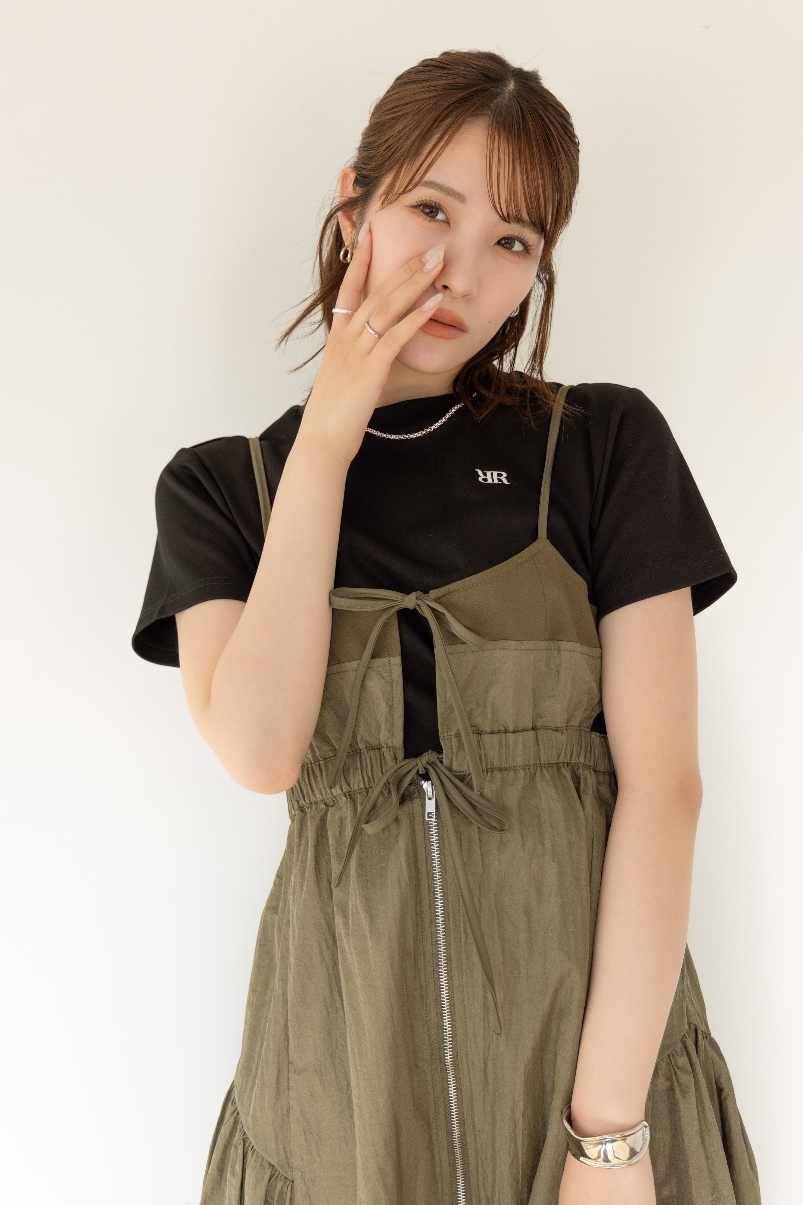 RNワンポイント刺繍クロップドＴシャツ