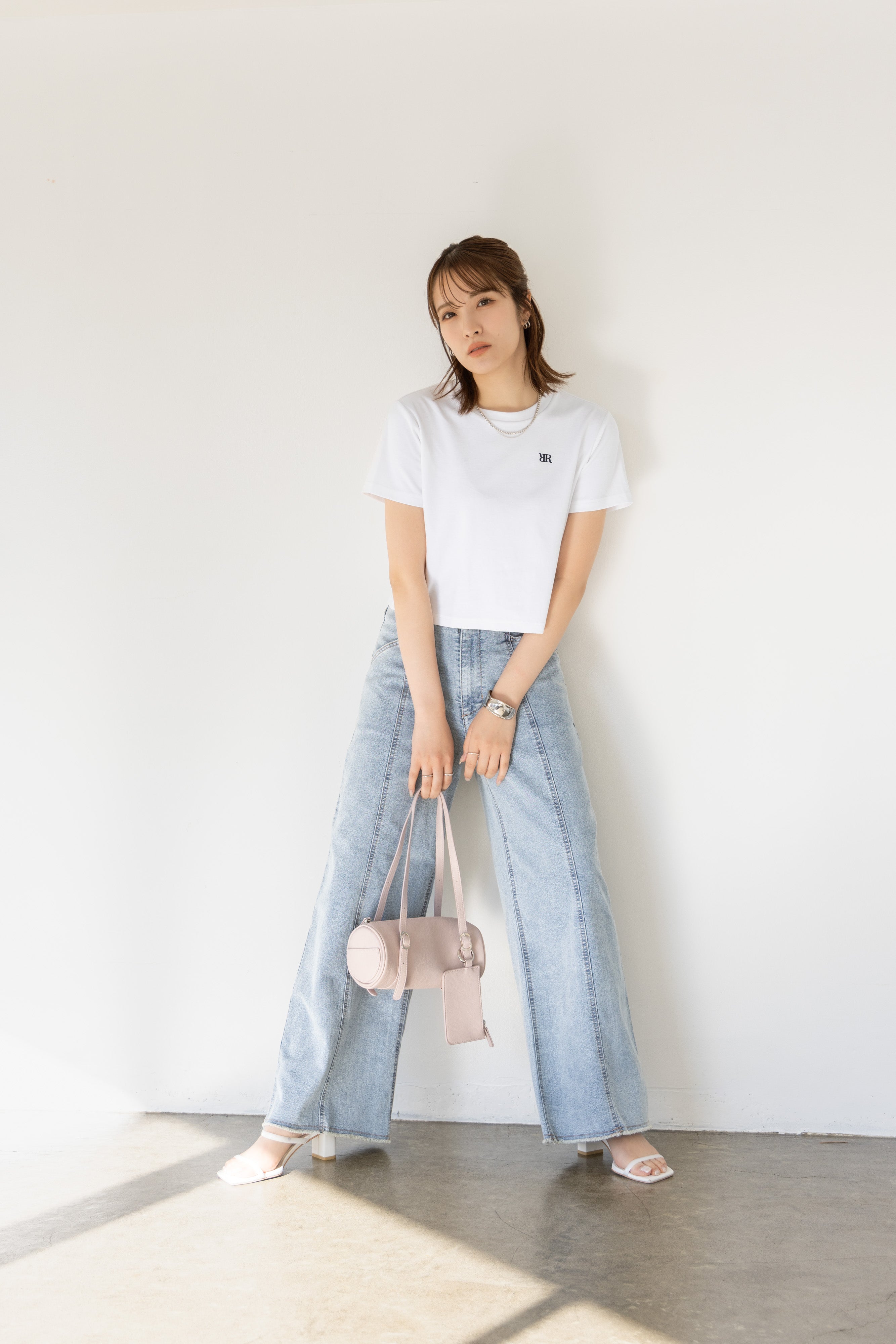 RNワンポイント刺繍クロップドＴシャツ