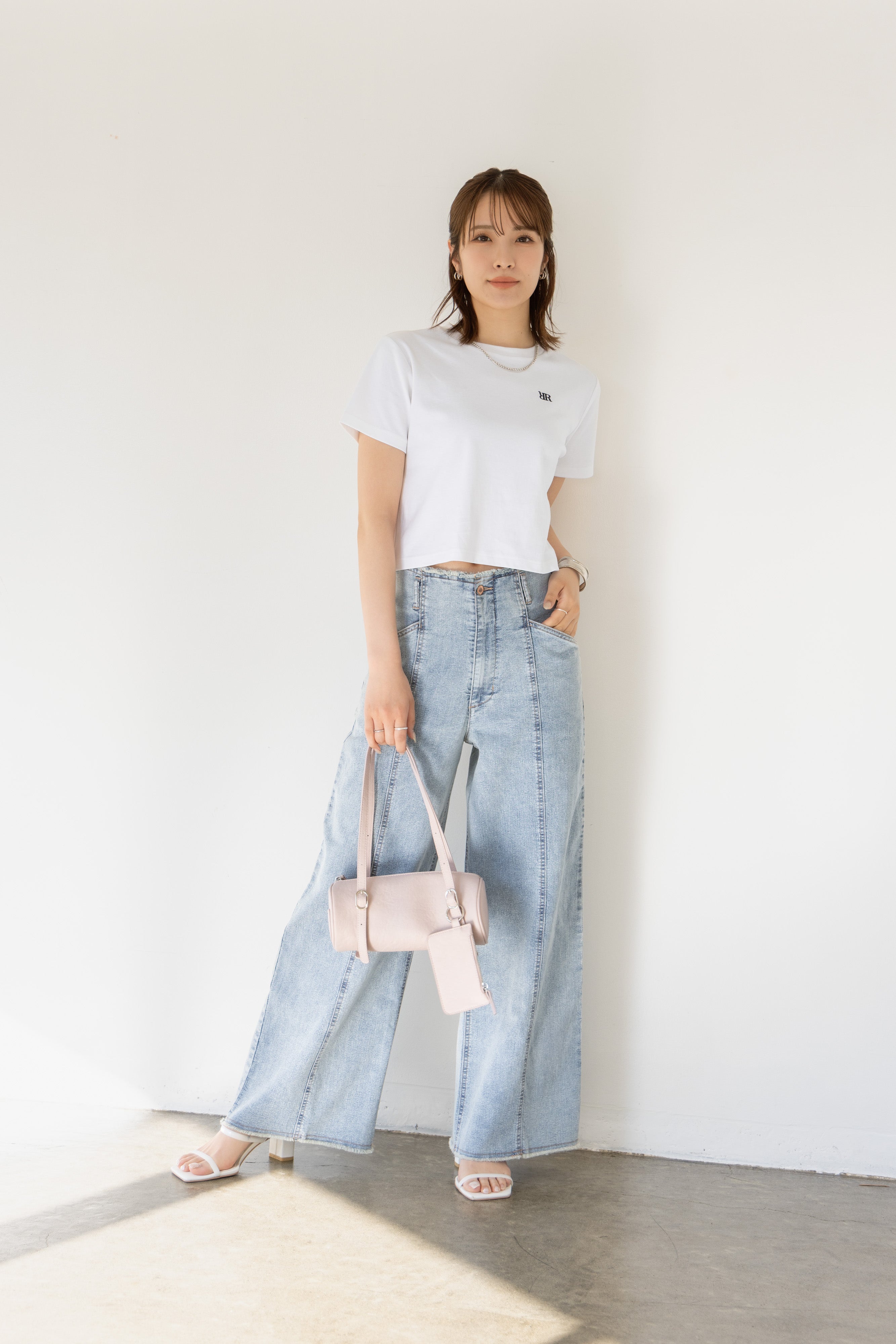 RNワンポイント刺繍クロップドＴシャツ