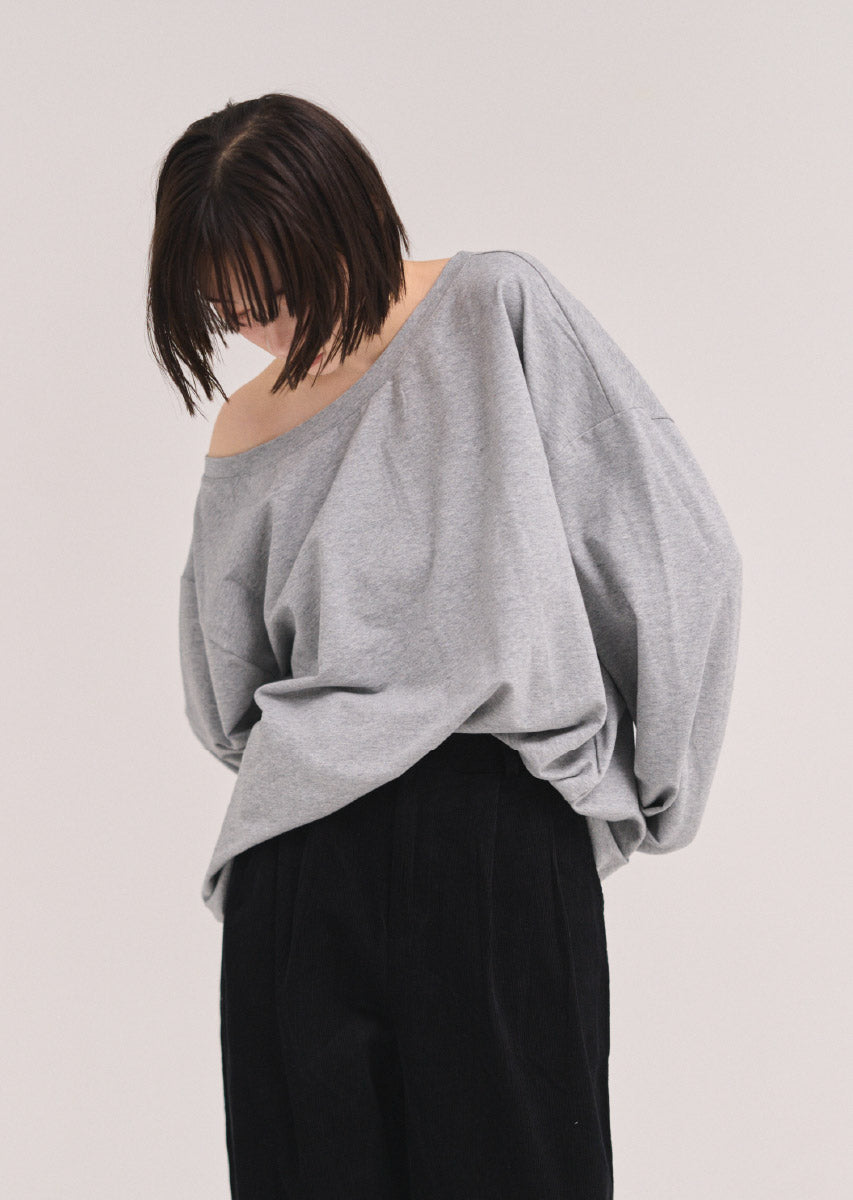 カットオフショルトップス