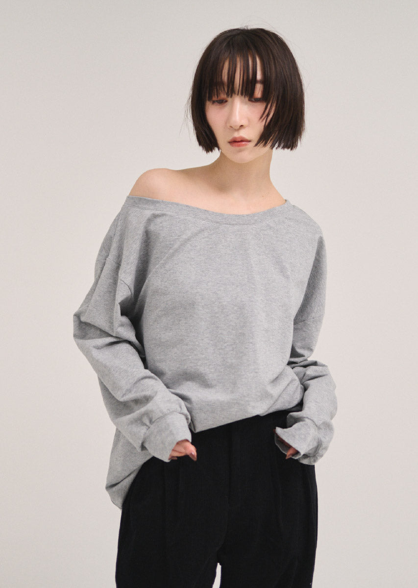 カットオフショルトップス