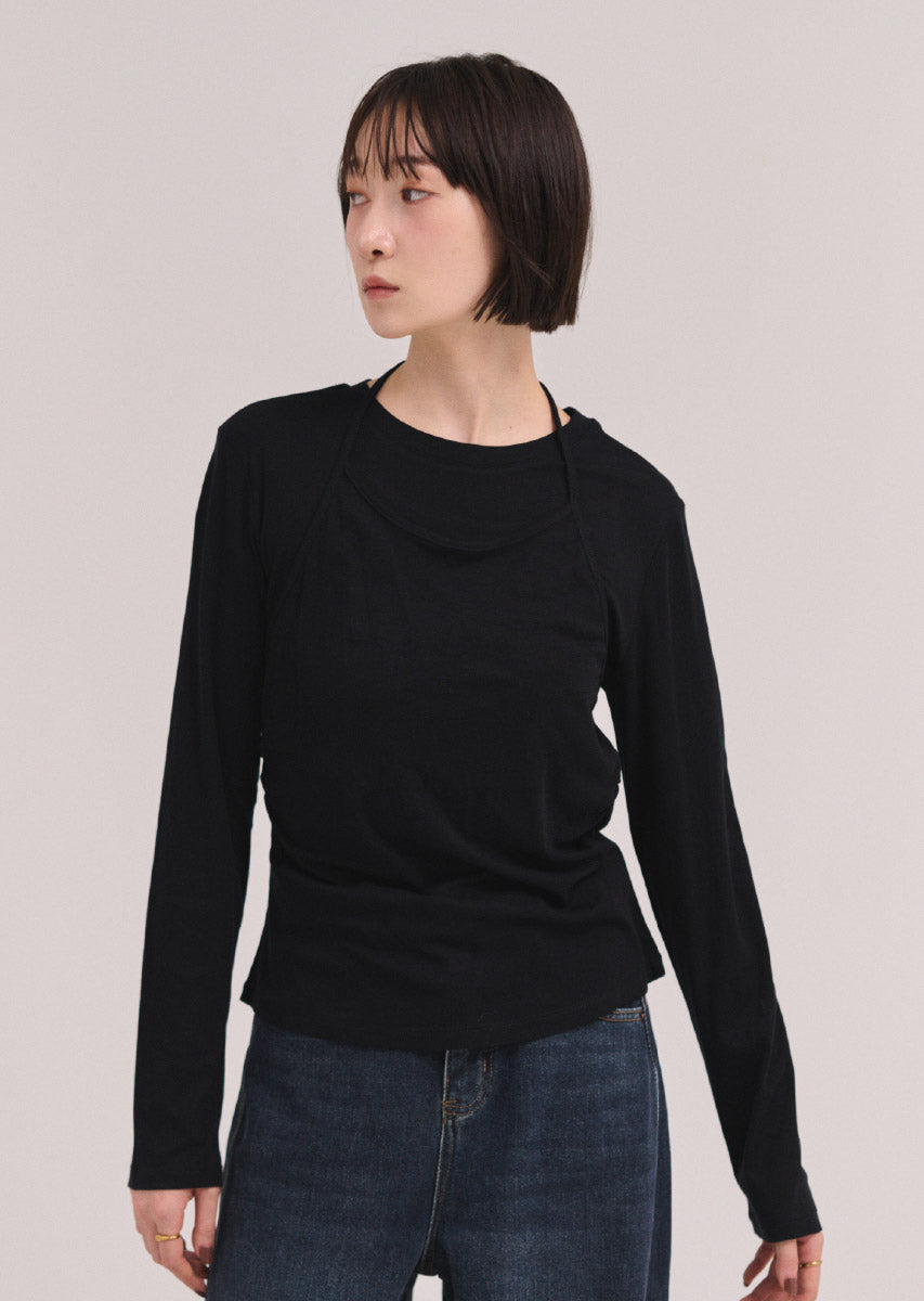 ホルターネックトップス