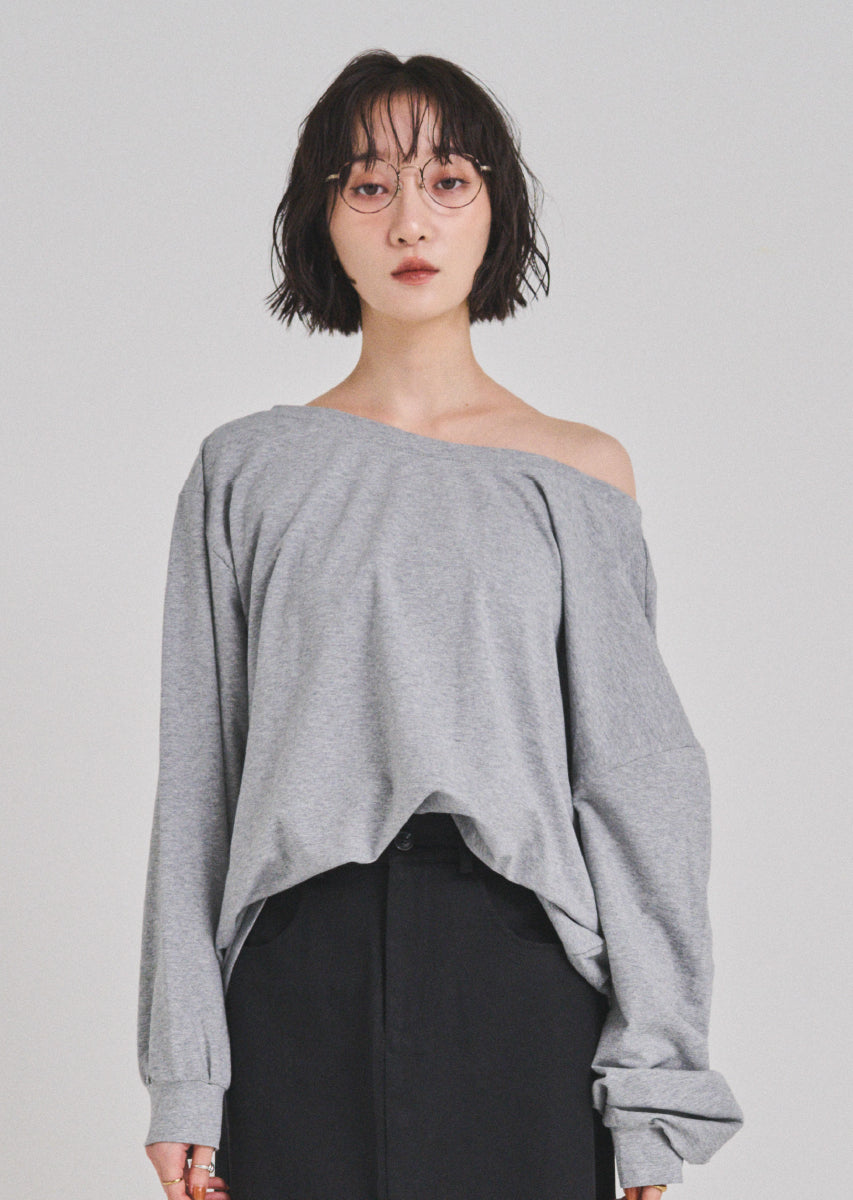 カットオフショルトップス