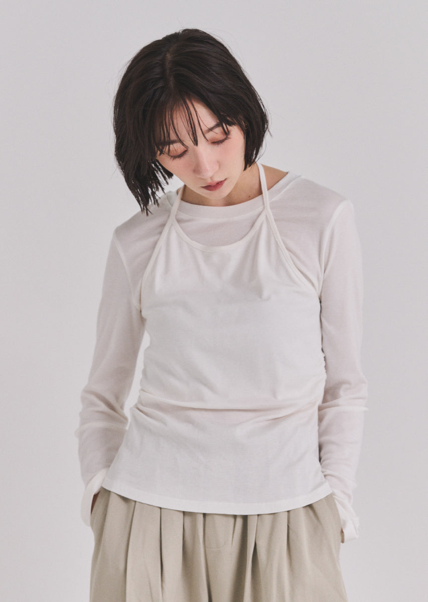 ホルターネックトップス