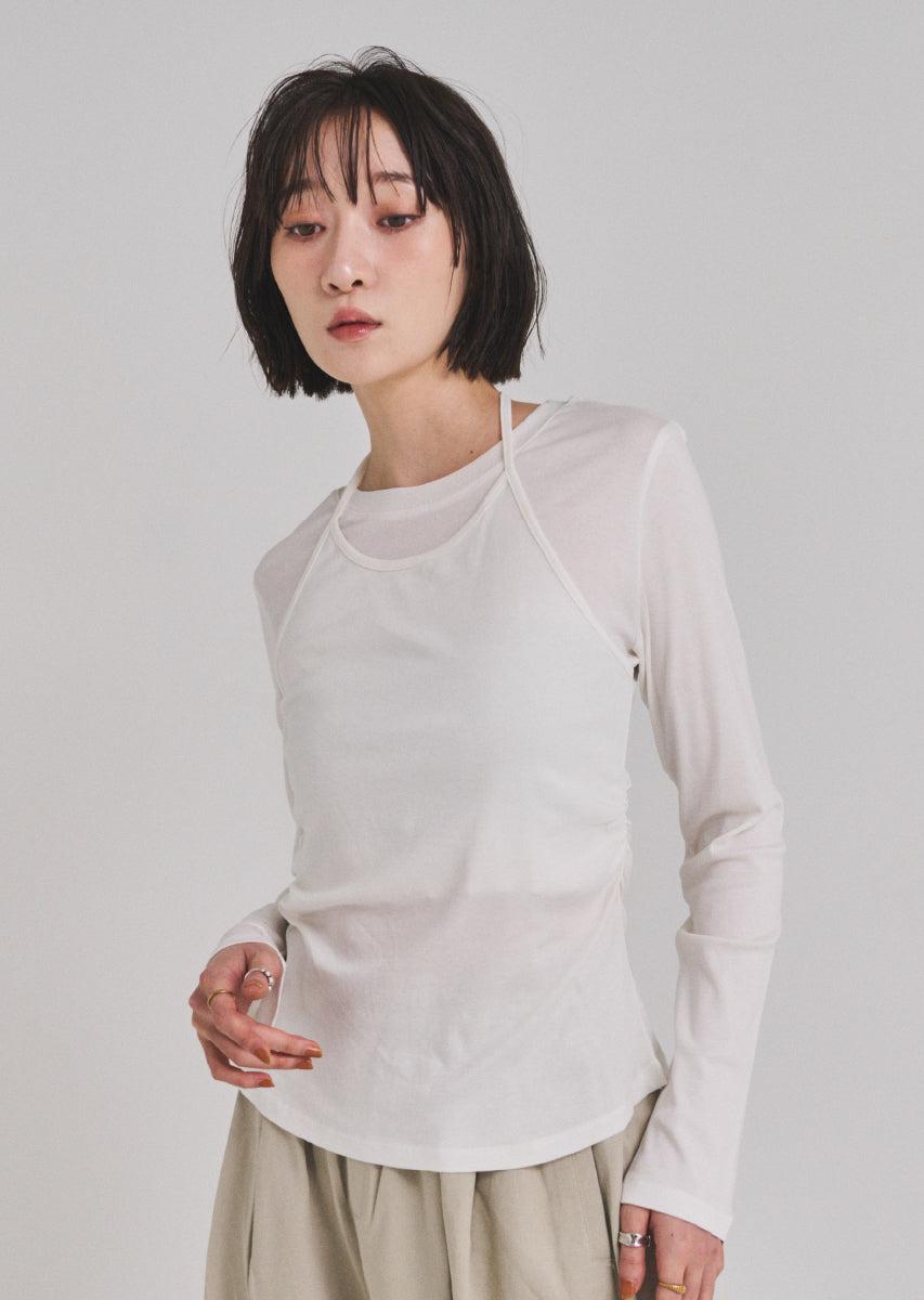 ホルターネックトップス