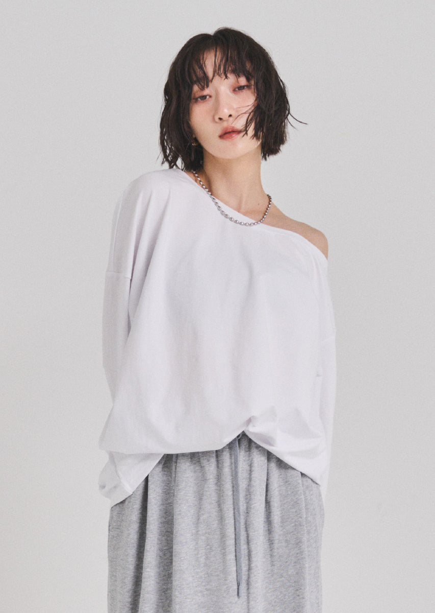 カットオフショルトップス