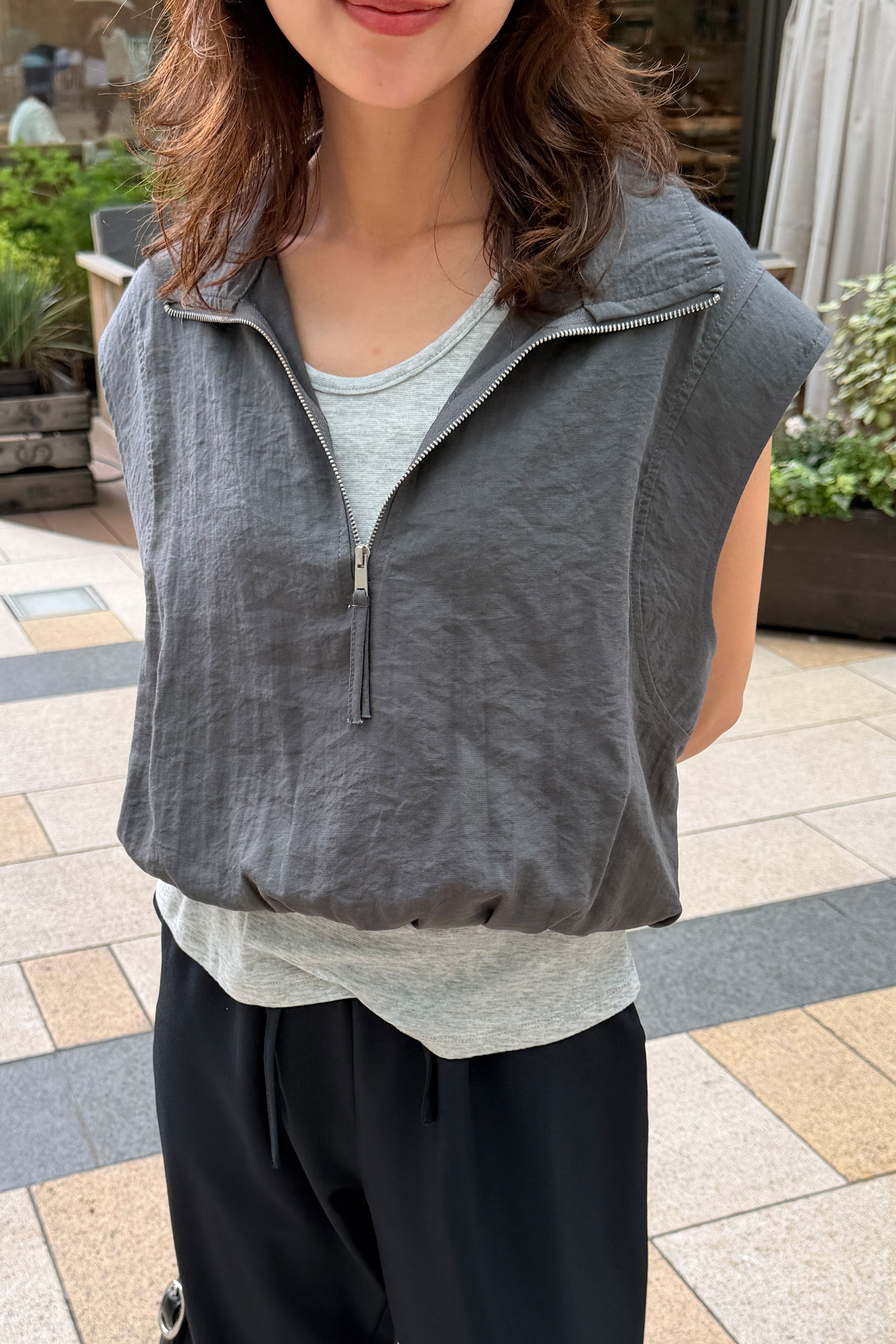 ライトナイロンハーフジップトップス