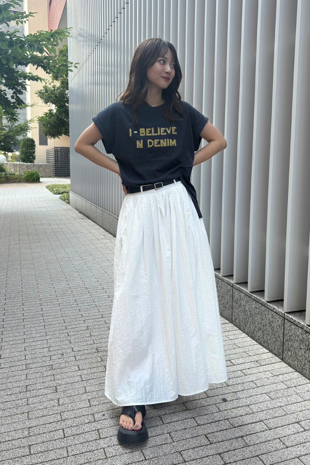 タックデザインロゴTシャツ