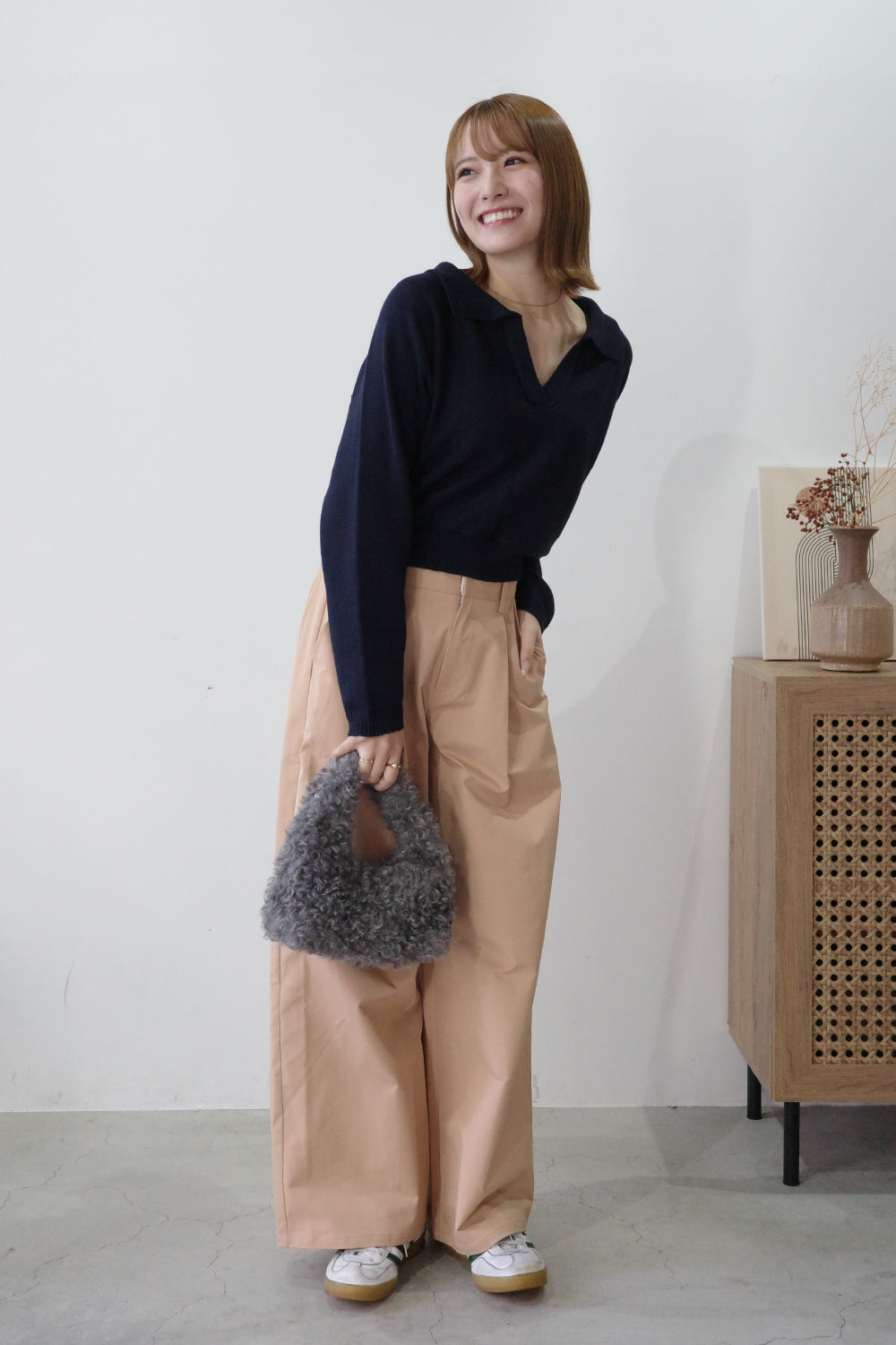 オープンカラーニット