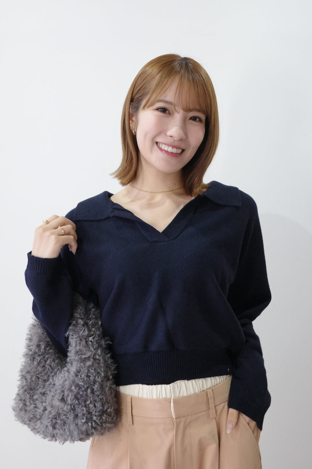 オープンカラーニット