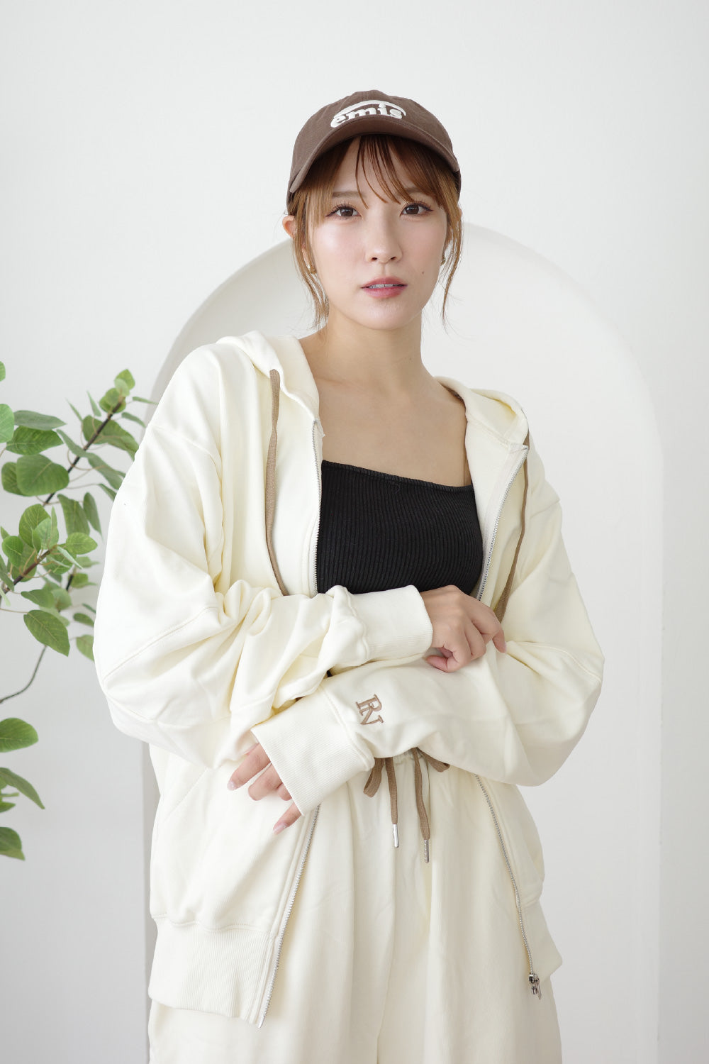 RNスウェットジップフーディ