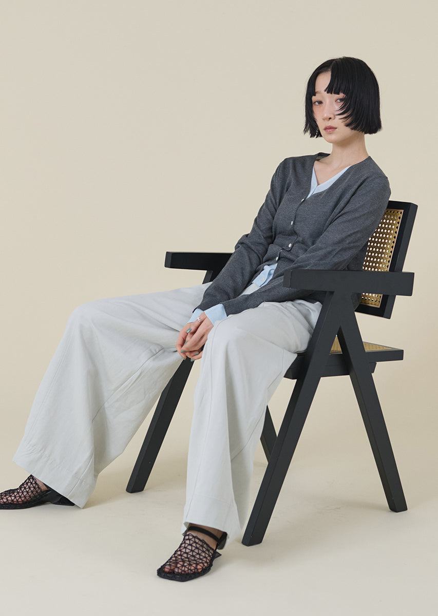 シアーVネックカーディガン