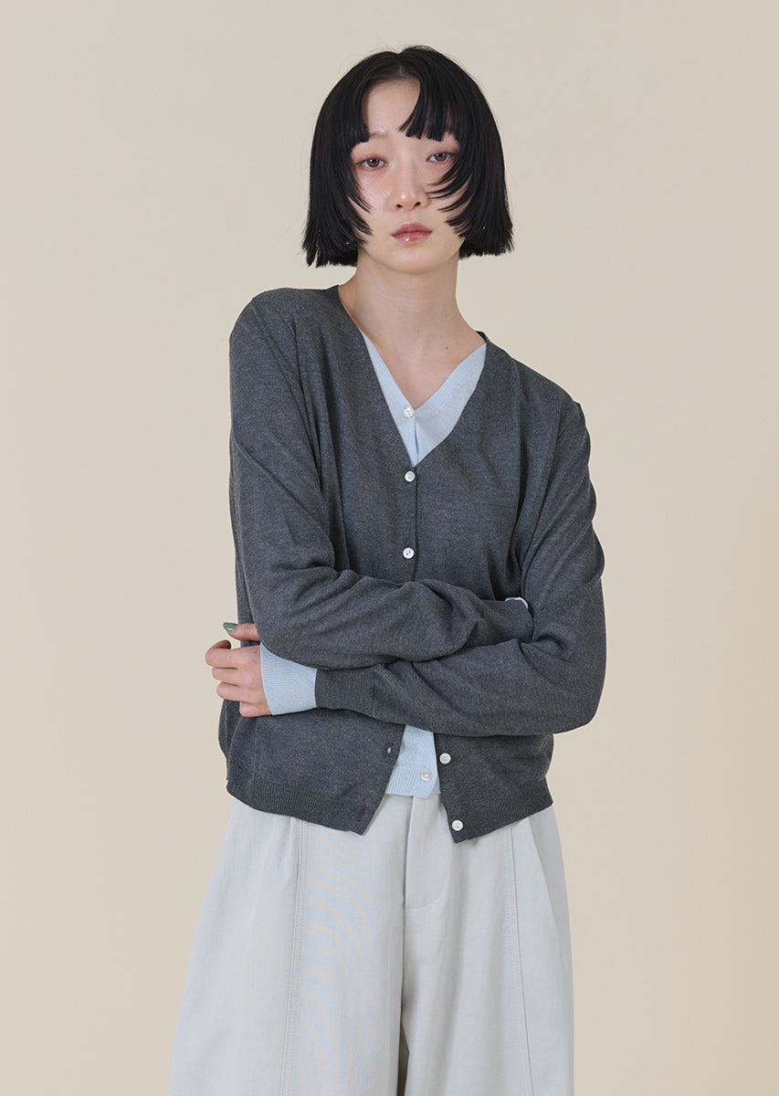 シアーVネックカーディガン