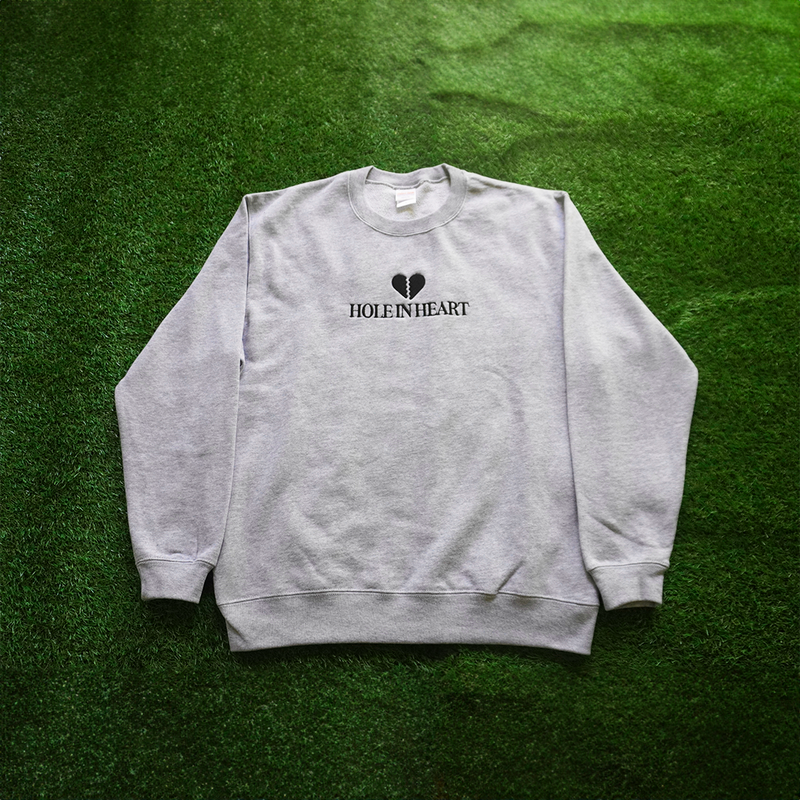 HOLE IN HEART SIMPLE LOGO PULLOVER